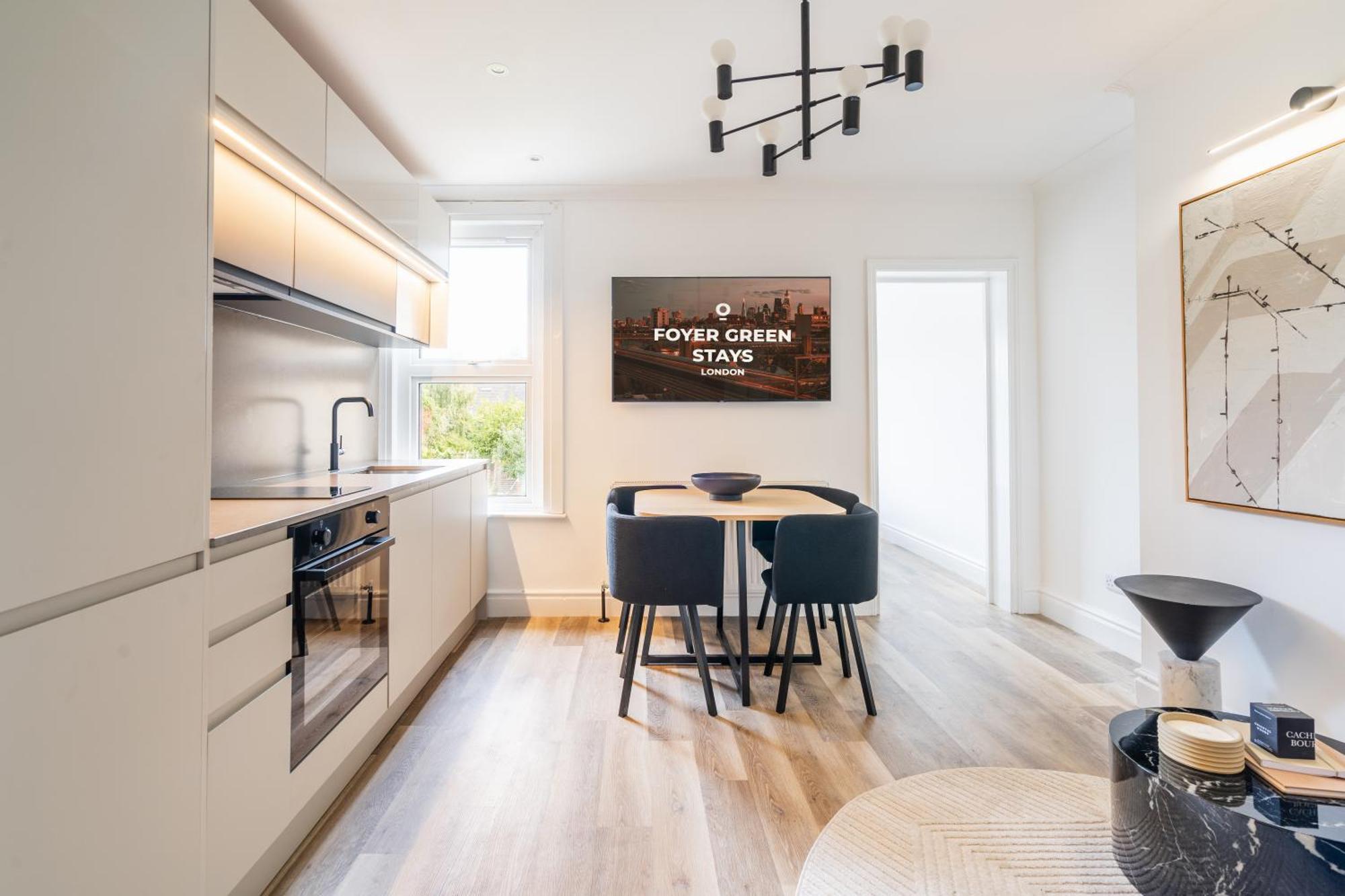Newly Designed, 2br Apt, 5min From Northwood London Tube Station, Nato Hq, Ideal For Wembley, Warner Studio, Contractors * Northwood (Greater London)