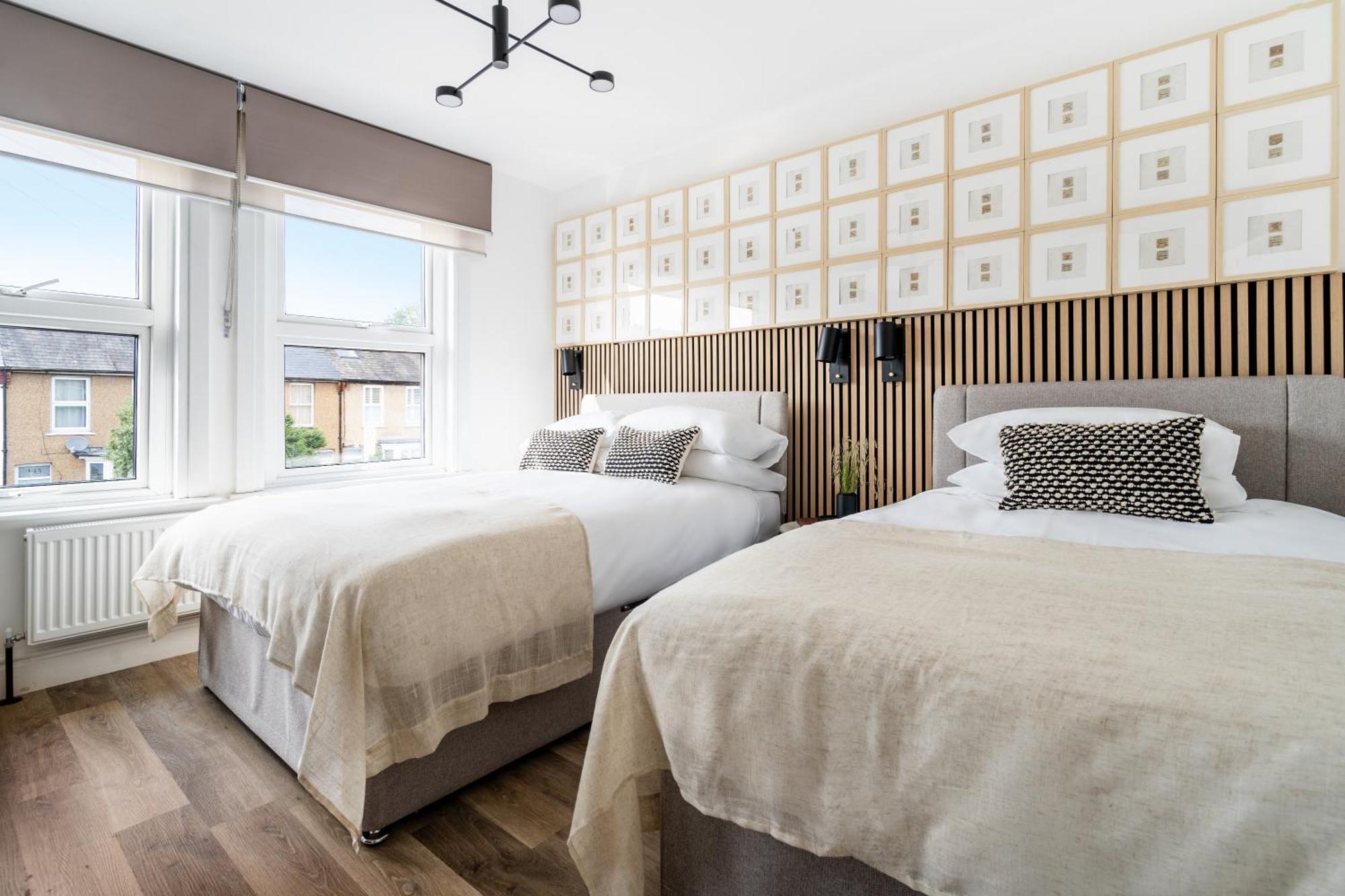 Newly Designed, 2br Apt, 5min From Northwood London Tube Station, Nato Hq, Ideal For Wembley, Warner Studio, Contractors Apartment