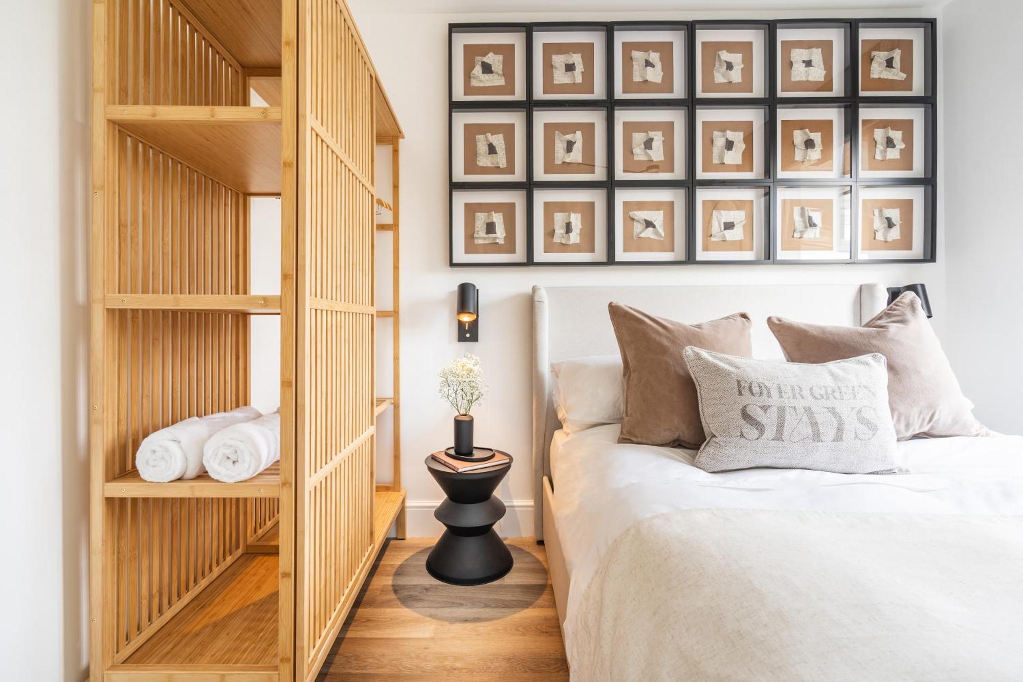 Apartment Newly Designed, 2br Apt, 5min From Northwood London Tube Station, Nato Hq, Ideal For Wembley, Warner Studio, Contractors