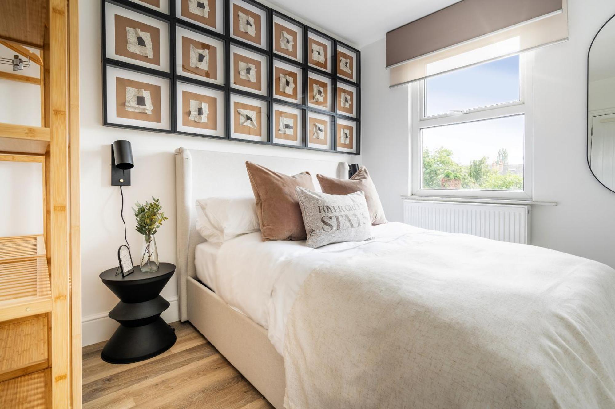 Newly Designed, 2br Apt, 5min From Northwood London Tube Station, Nato Hq, Ideal For Wembley, Warner Studio, Contractors Apartment *
